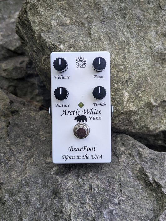 Bearfoot FX Arctic White Fuzz V2 Bjorn Juhl Design, Pedalboard Friendly Silicon Fuzz!